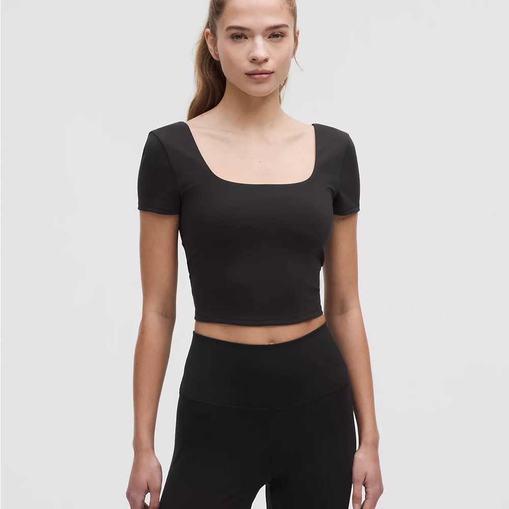 Wunder Under SmoothCover Square Neck Tee